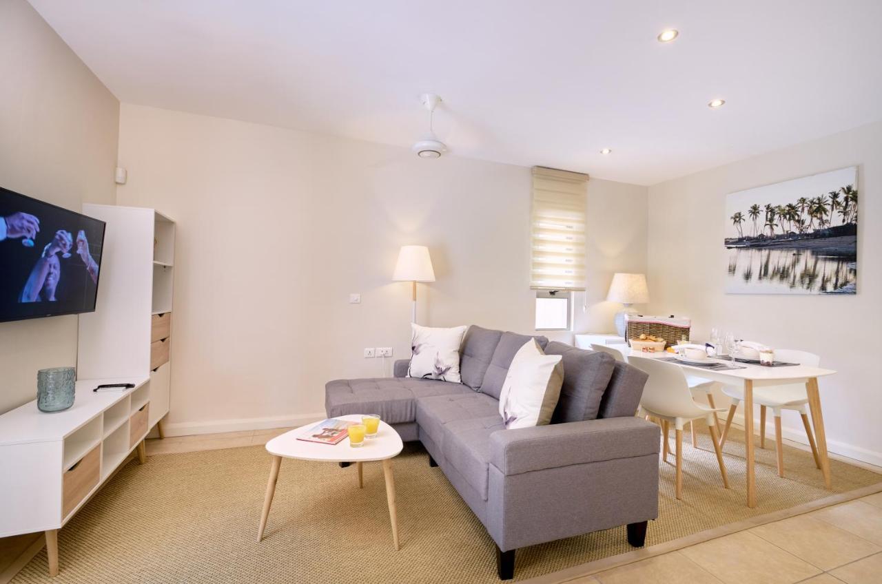 Bon Azur Beachfront Suites & Penthouses With Lov Trou aux Biches Eksteriør billede