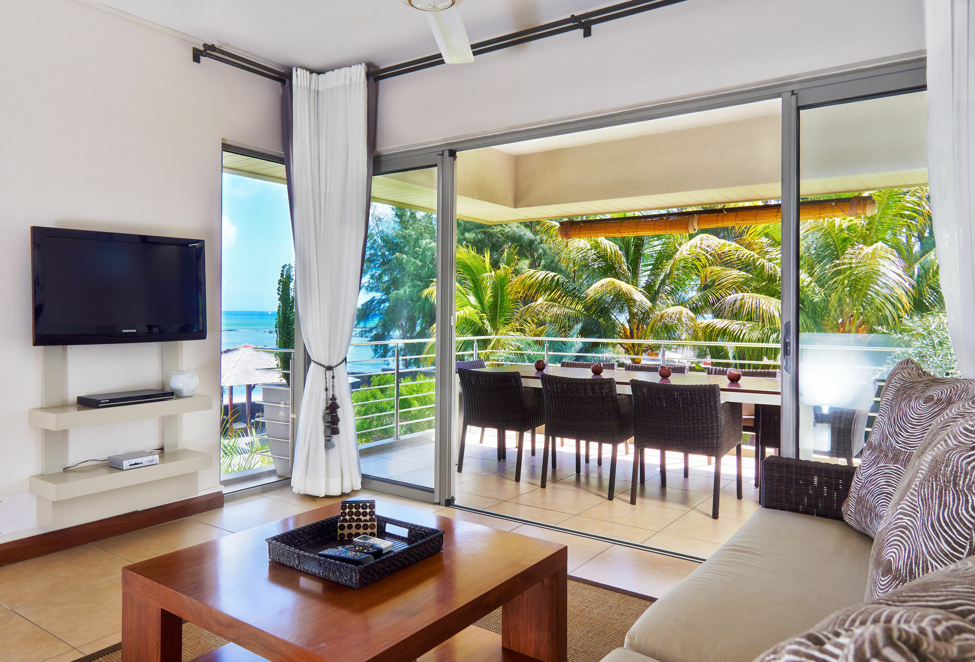 Bon Azur Beachfront Suites & Penthouses With Lov Trou aux Biches Eksteriør billede