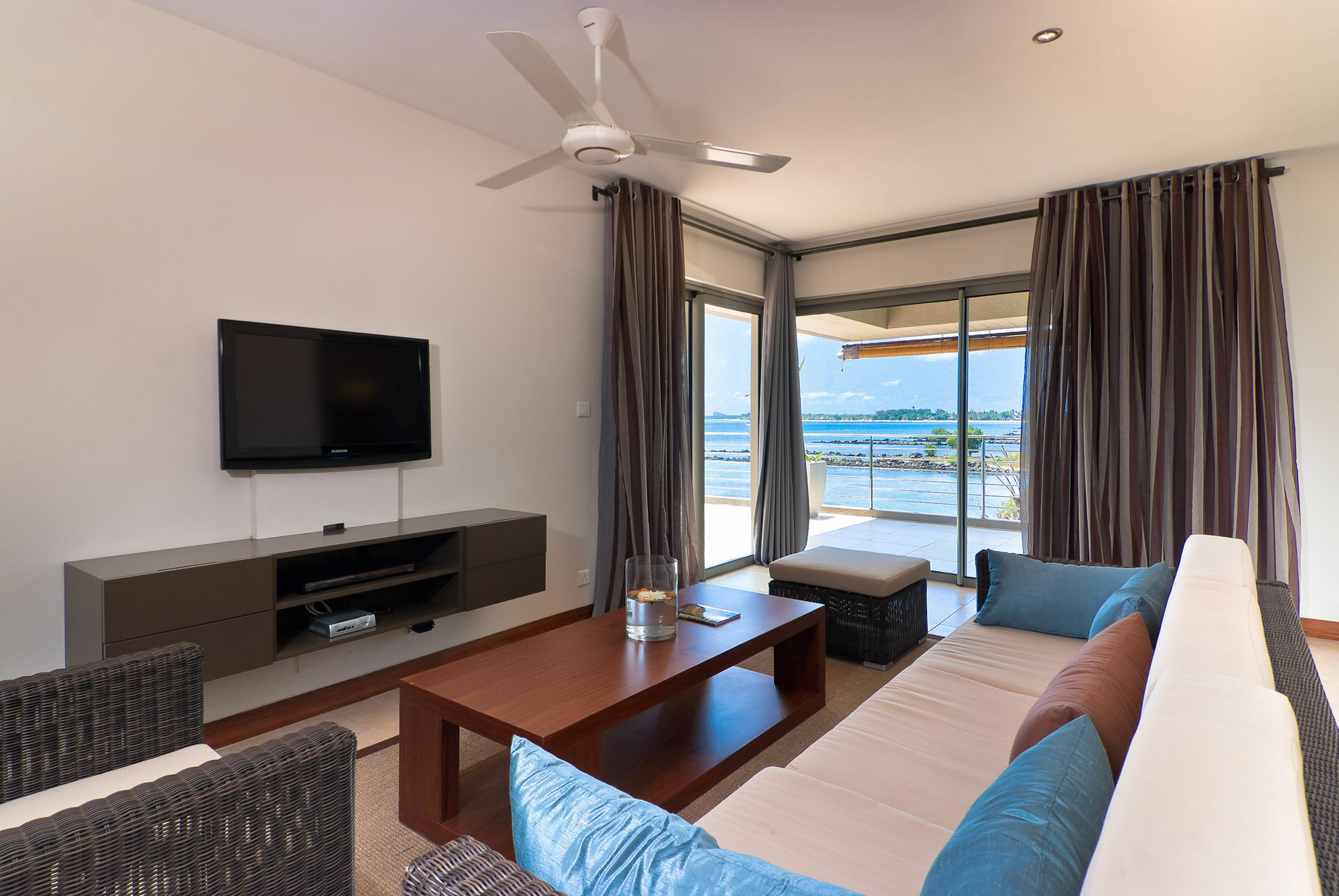 Bon Azur Beachfront Suites & Penthouses With Lov Trou aux Biches Eksteriør billede