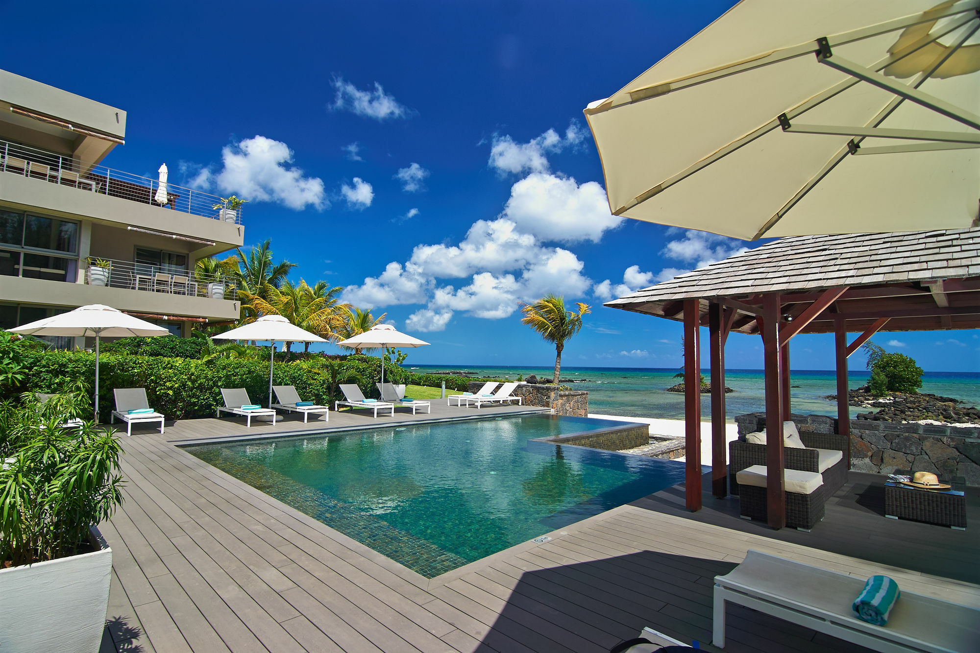 Bon Azur Beachfront Suites & Penthouses With Lov Trou aux Biches Eksteriør billede
