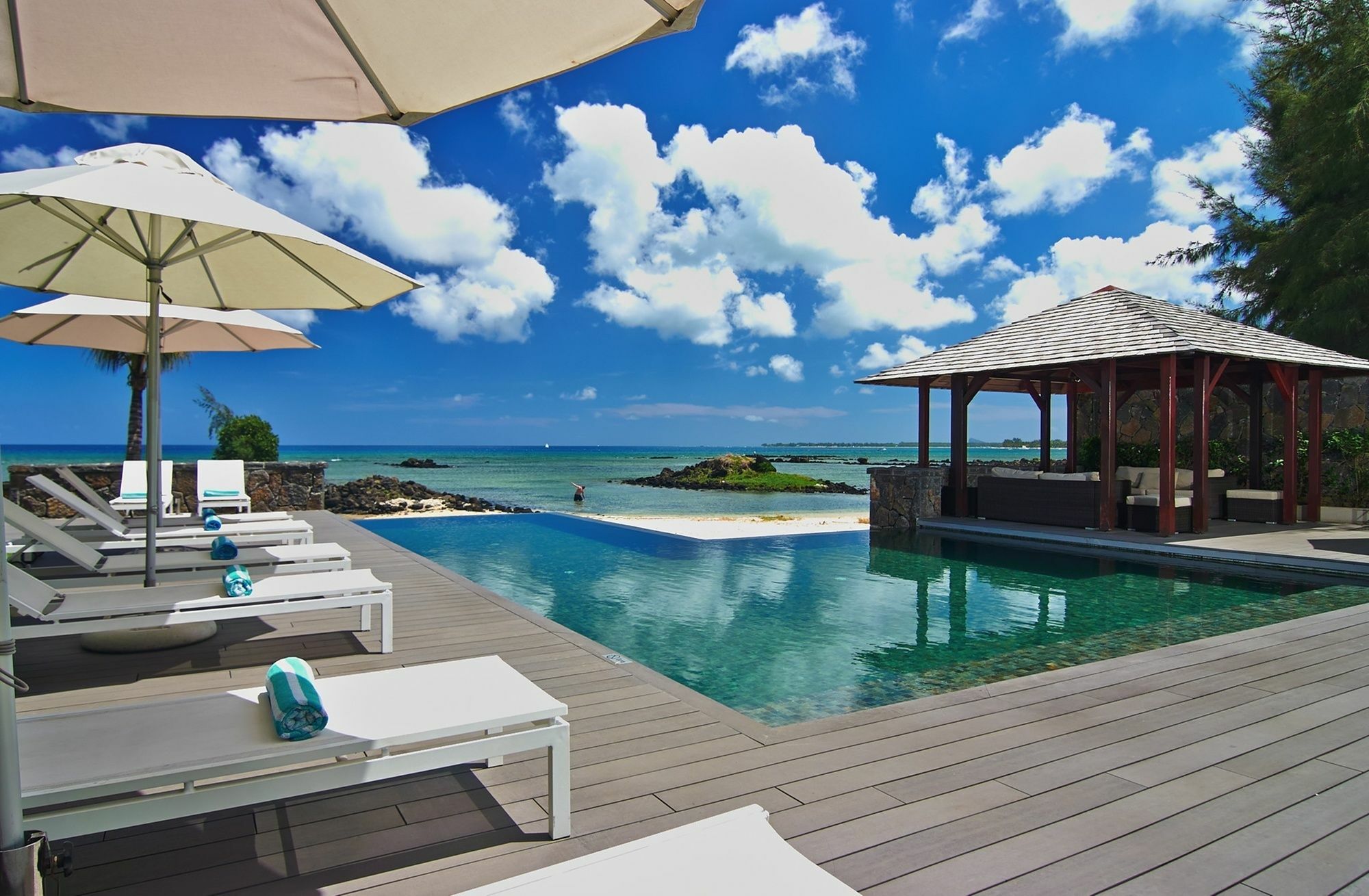 Bon Azur Beachfront Suites & Penthouses With Lov Trou aux Biches Eksteriør billede
